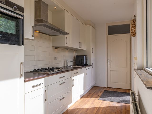 Burgemeester van der Borchstraat 1, Holten