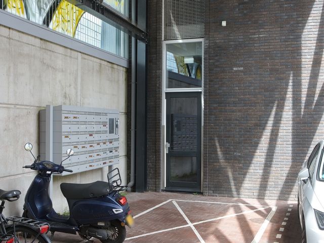 Waldorpstraat 281C, Den Haag