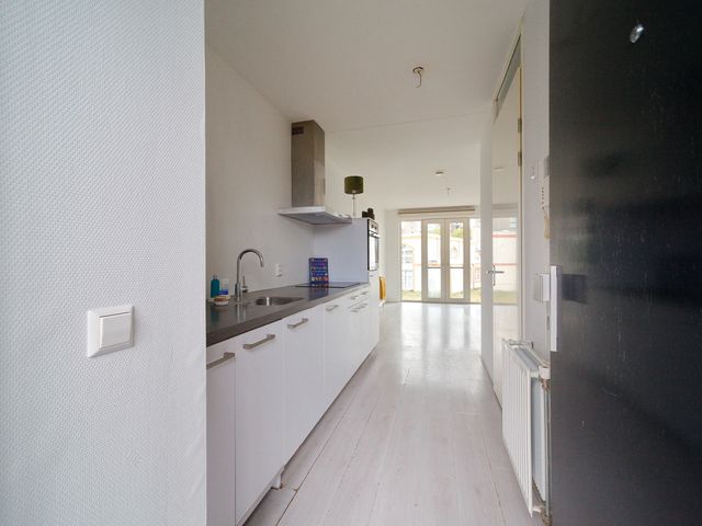 Waldorpstraat 281C, Den Haag