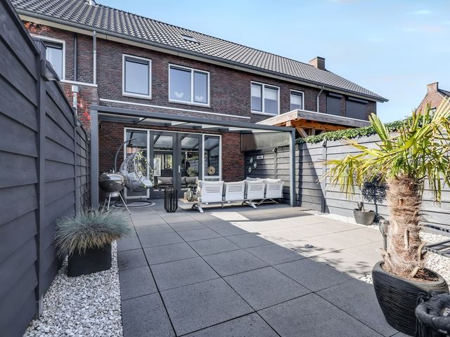 Het Katsland 15, Ochten