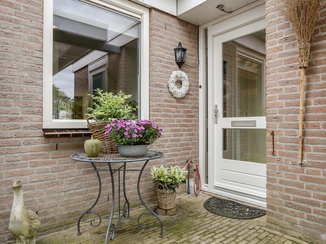 Zandbos 99, Hoofddorp