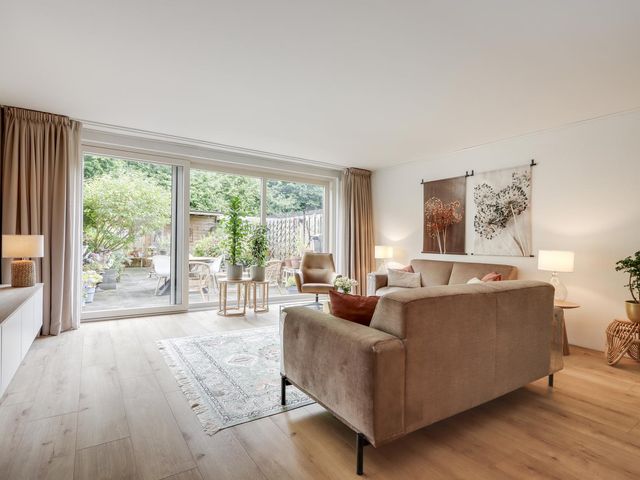 Zandbos 99, Hoofddorp