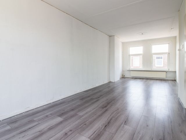 Larensestraat 78, 's-Gravenhage