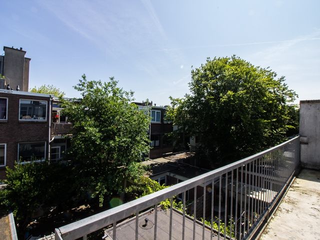 Larensestraat 78, 's-Gravenhage