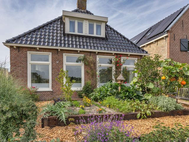 Franekerkade 17, Arum