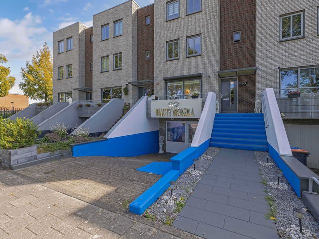 Cannenburch 128, Lelystad