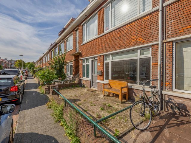 Leersumstraat 31, Den Haag