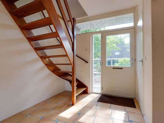 Etstoel 13, Vries