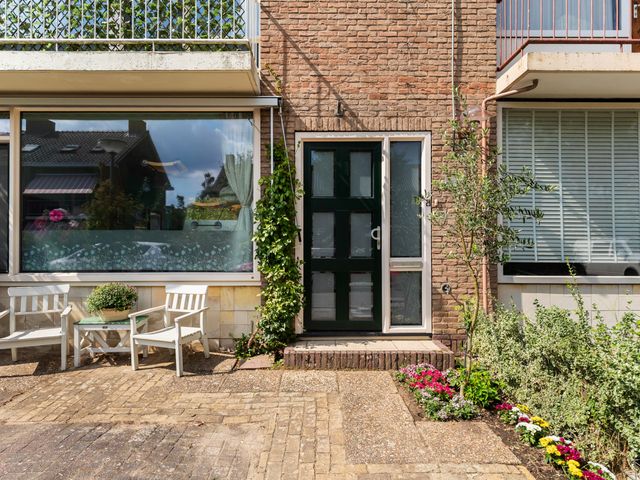 Reseda 3, Dordrecht