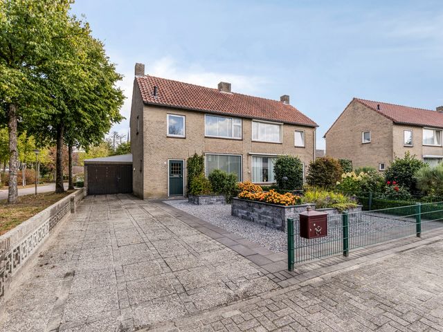 Antoniusstraat 17, Oost West En Middelbeers