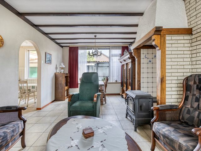 Antoniusstraat 17, Oost West En Middelbeers