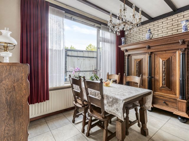 Antoniusstraat 17, Oost West En Middelbeers