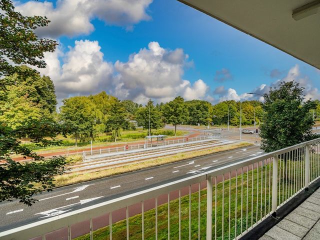 Burgemeester Caan van Necklaan 132, Leidschendam