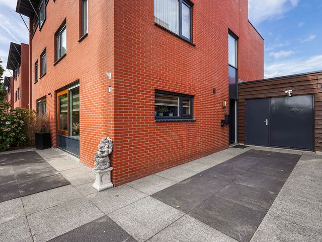 Marjoleinveld 2, Den Haag