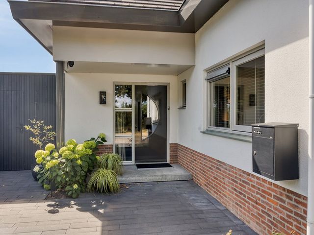 De Helling 27, Rhenen