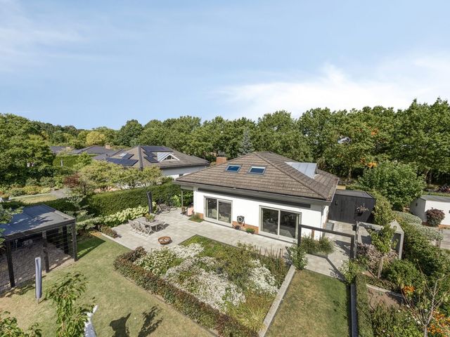 De Helling 27, Rhenen