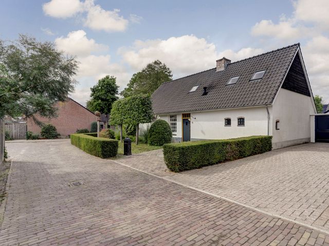 Kerkepad 13, Hapert