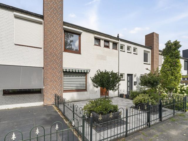 Burgemeester Pruissingel 97, Vlaardingen