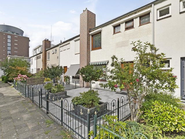 Burgemeester Pruissingel 97, Vlaardingen