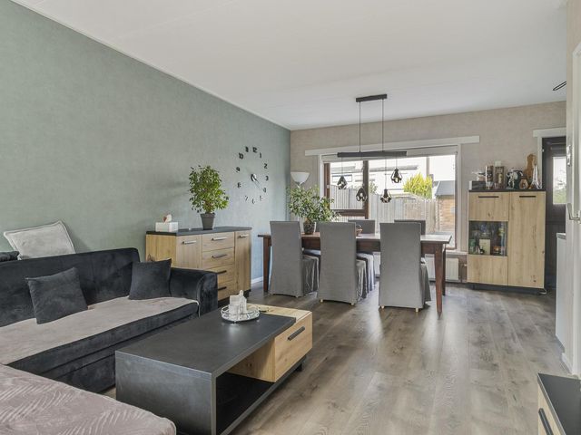 Burgemeester Pruissingel 97, Vlaardingen