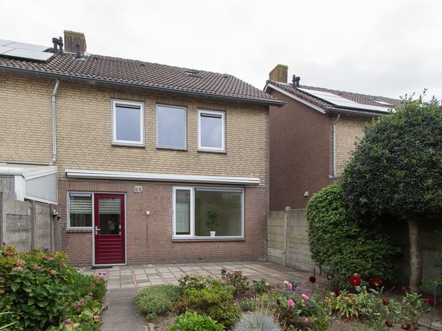 Van Raveschotstraat 12, Sprang-Capelle
