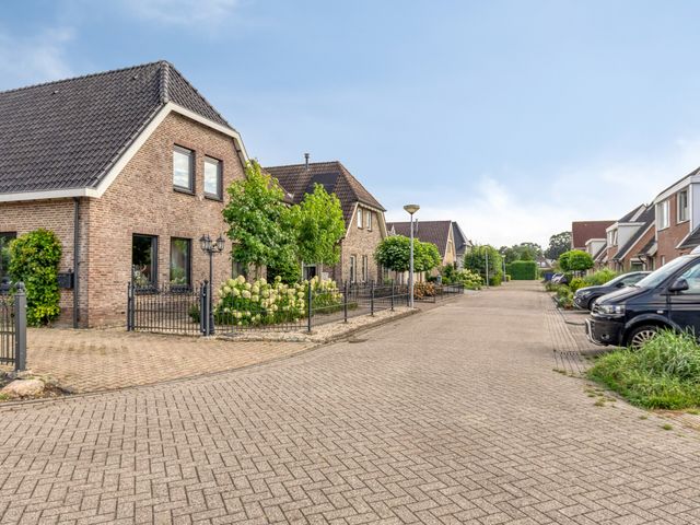Vroegeling 17, Klazienaveen