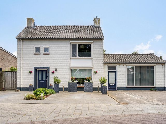 Deken van der Cammenweg 1, Heesch