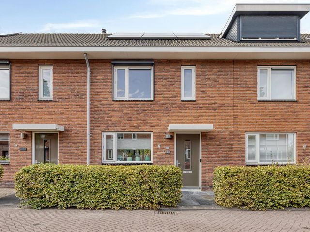 Piet van Damlaan 24, Hillegom
