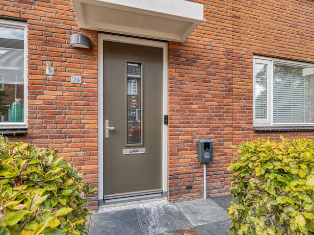 Piet van Damlaan 24, Hillegom