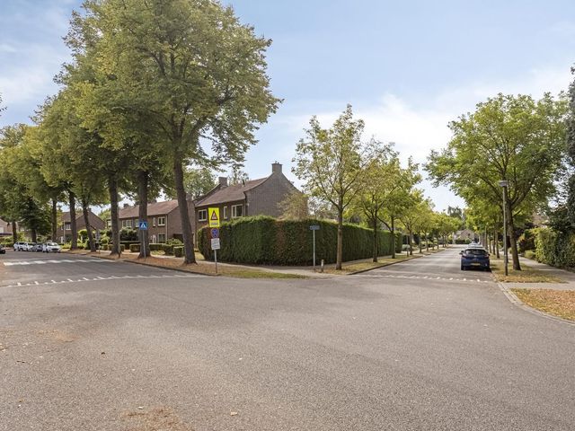 Meeuwenlaan 27, Geleen