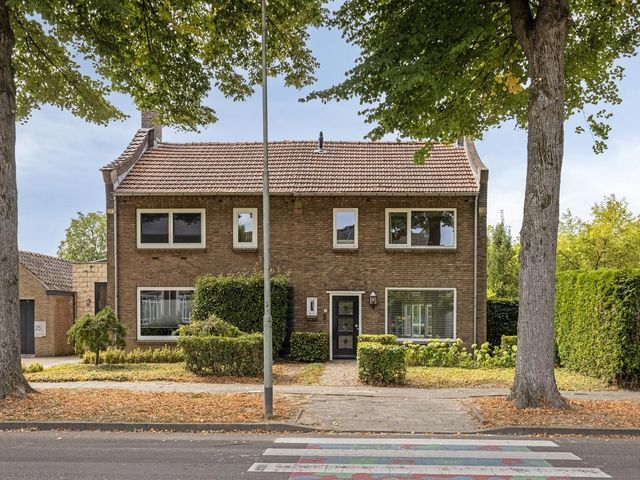 Meeuwenlaan 27, Geleen