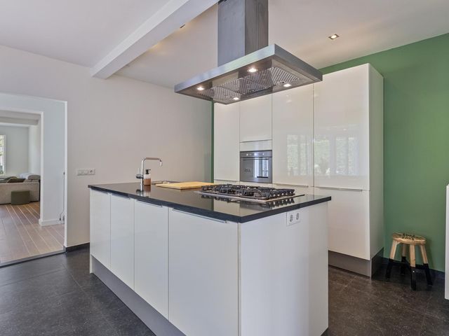 Meeuwenlaan 27, Geleen