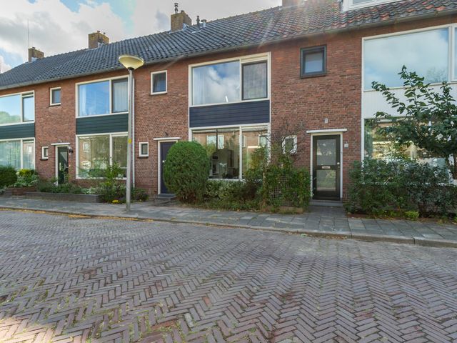 Anna Van Saksenstraat 16, Leiderdorp