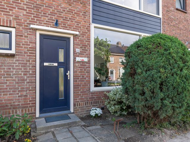 Anna Van Saksenstraat 16, Leiderdorp