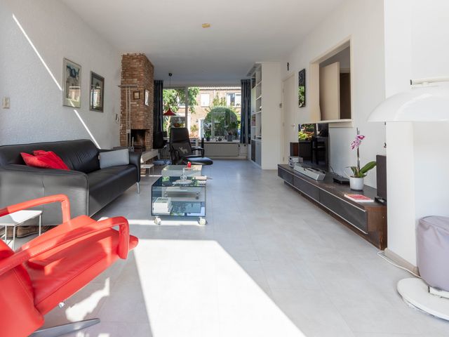 Anna Van Saksenstraat 16, Leiderdorp