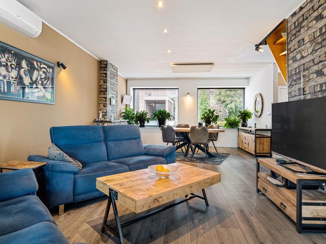 Erensteinerstraat 65, Kerkrade