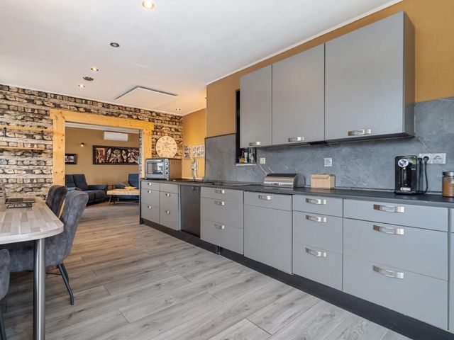 Erensteinerstraat 65, Kerkrade