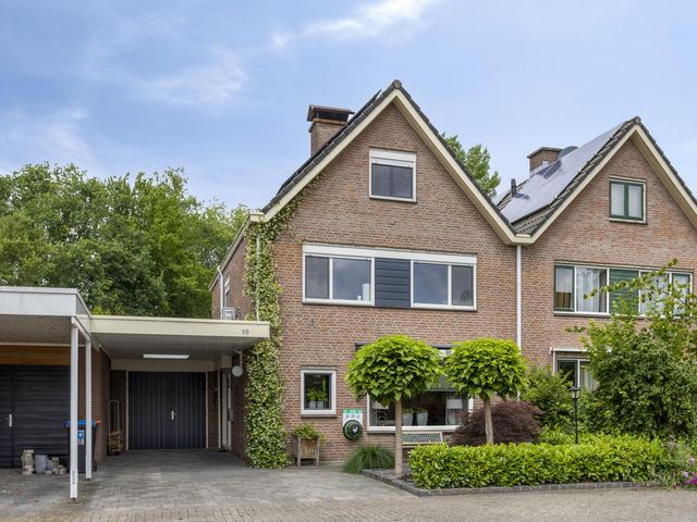 Menuetstraat 19, Enschede