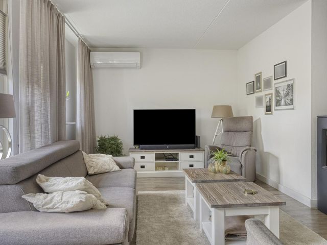 Menuetstraat 19, Enschede