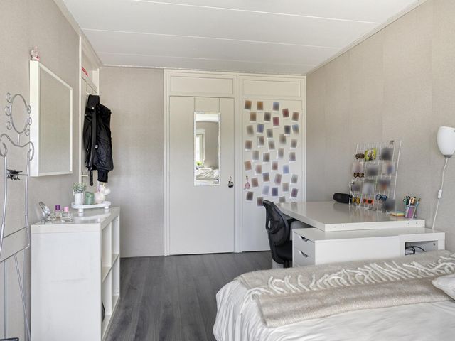 Menuetstraat 19, Enschede