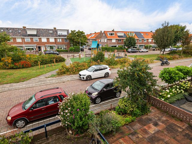 Kamperfoelieplein 25, Katwijk