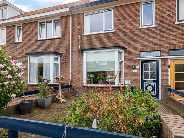 Kamperfoelieplein 25, Katwijk