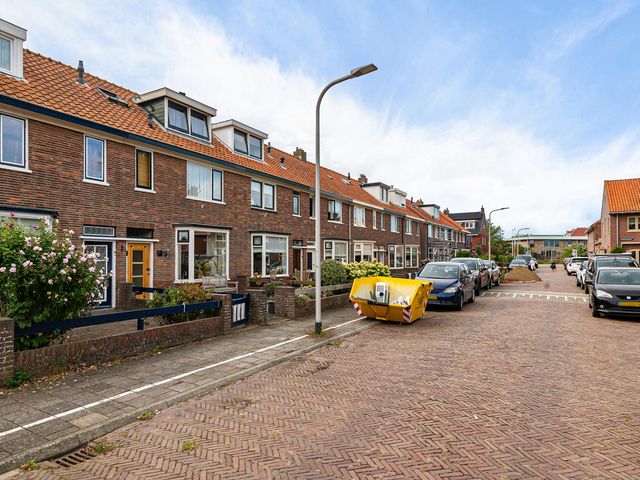 Kamperfoelieplein 25, Katwijk