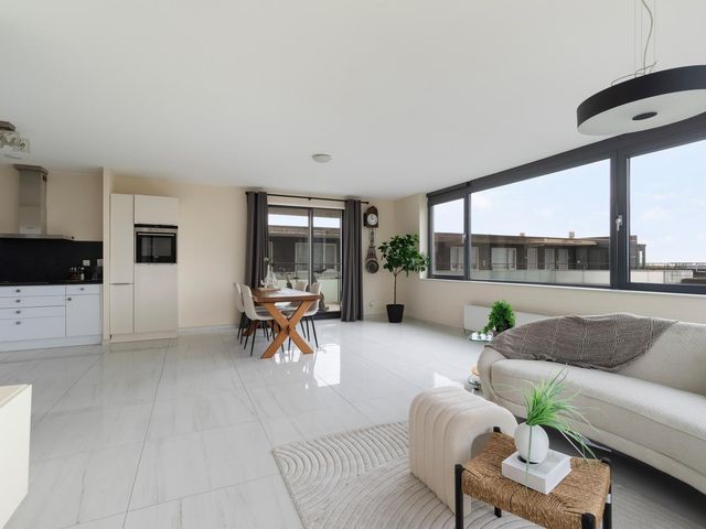 Corsicalaan 87, Rotterdam