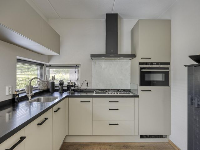 Mierberg 30, Roosendaal