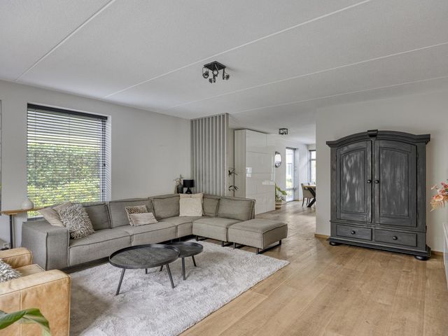 Mierberg 30, Roosendaal