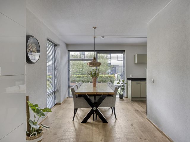Mierberg 30, Roosendaal