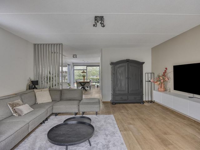 Mierberg 30, Roosendaal