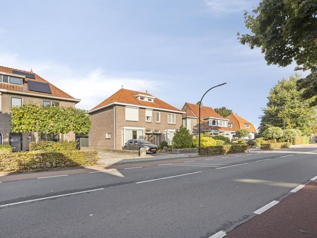 Burgemeester Smeelelaan 12, Waalwijk