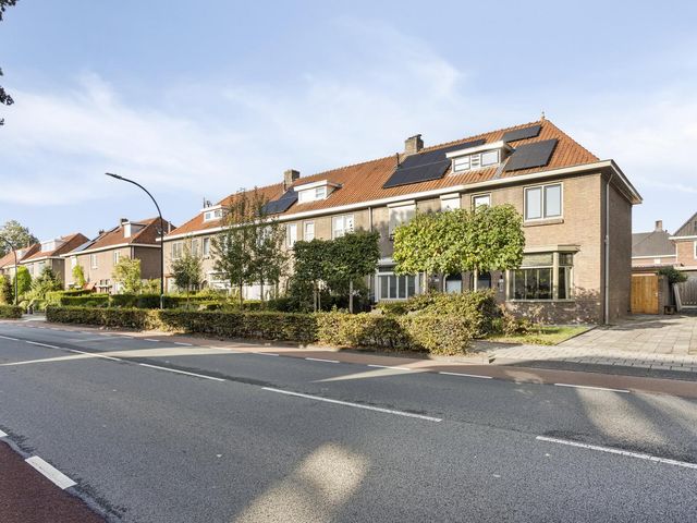 Burgemeester Smeelelaan 12, Waalwijk